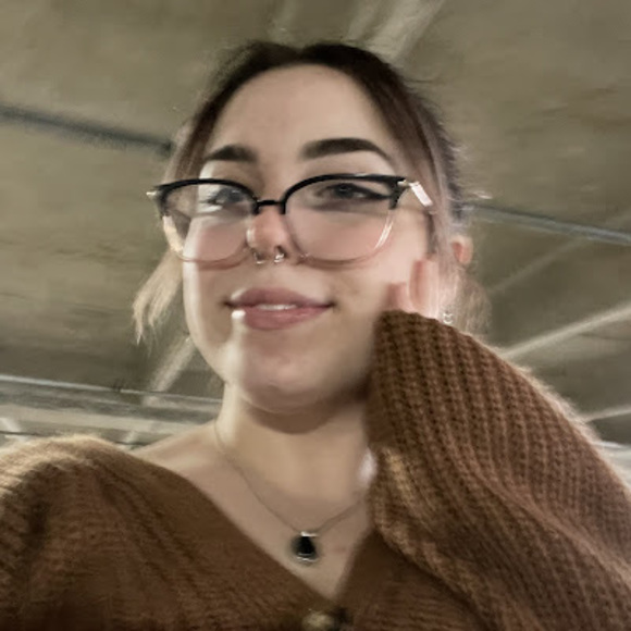 Meet your Posher, Juliana - Picture 1 of 1